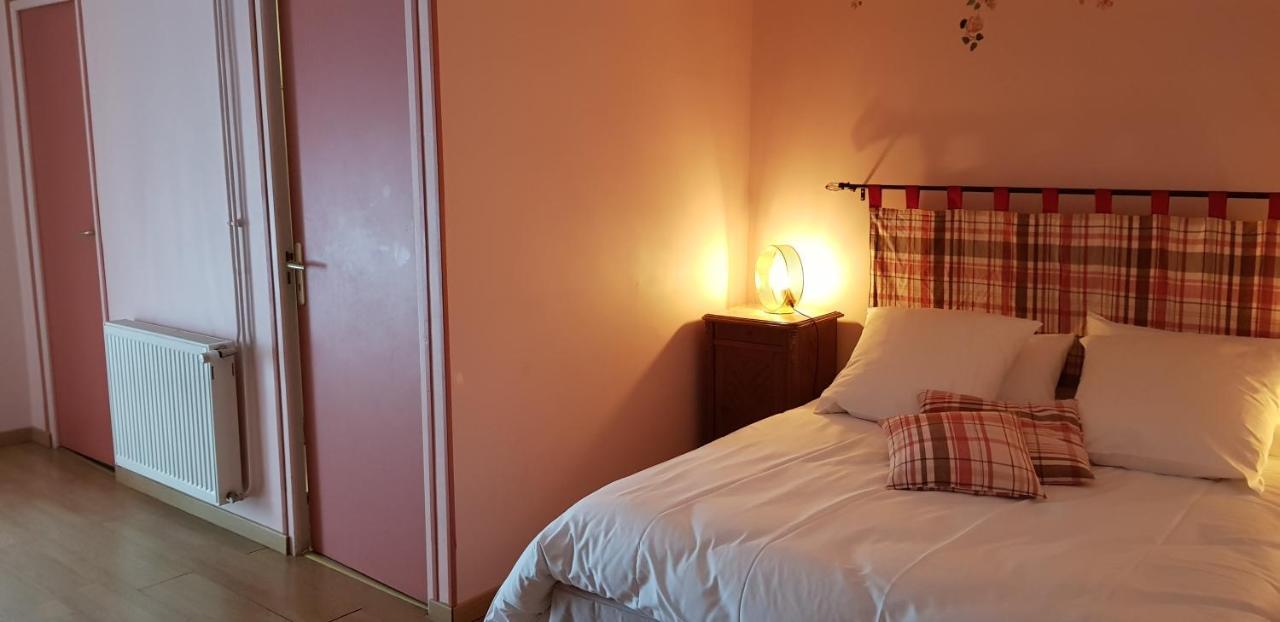 Bleu Bonheur Bed & Breakfast Dennevy Bagian luar foto