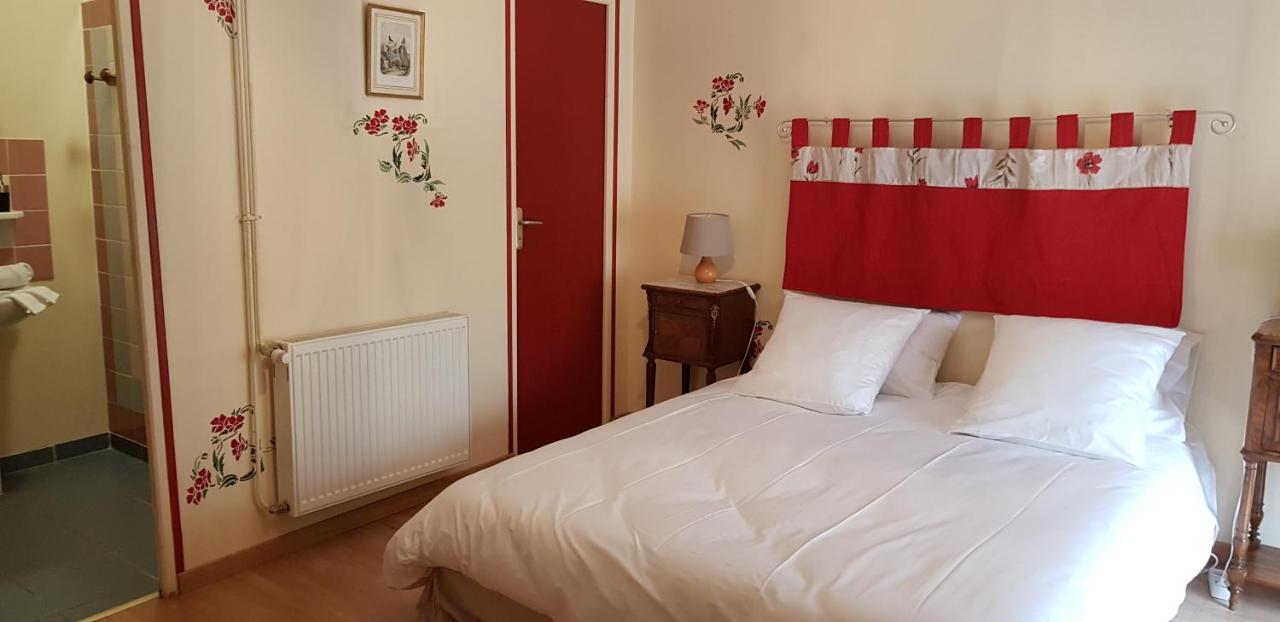 Bleu Bonheur Bed & Breakfast Dennevy Bagian luar foto