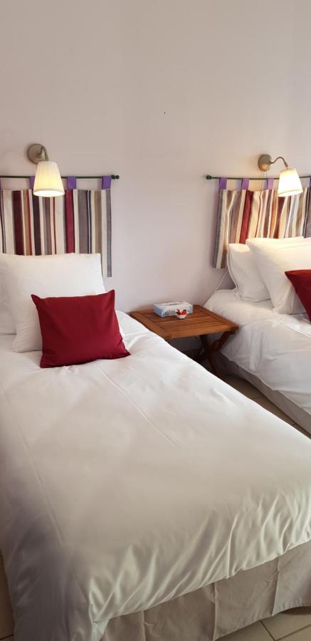 Bleu Bonheur Bed & Breakfast Dennevy Bagian luar foto