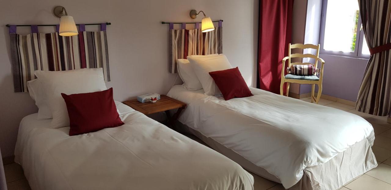 Bleu Bonheur Bed & Breakfast Dennevy Bagian luar foto