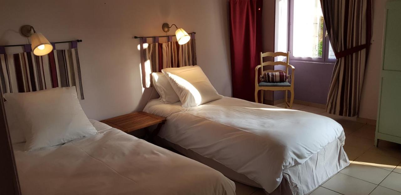 Bleu Bonheur Bed & Breakfast Dennevy Bagian luar foto