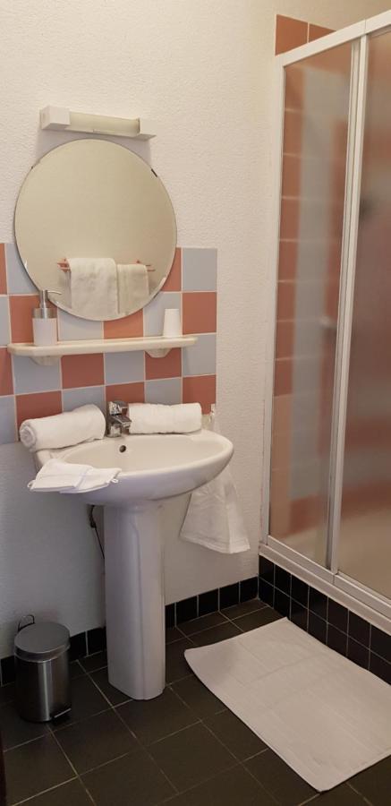 Bleu Bonheur Bed & Breakfast Dennevy Bagian luar foto
