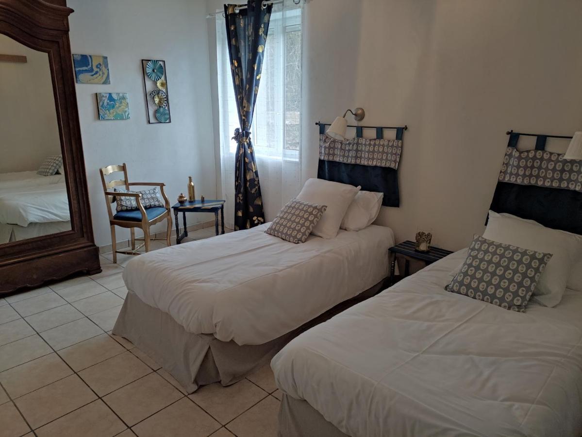 Bleu Bonheur Bed & Breakfast Dennevy Bagian luar foto